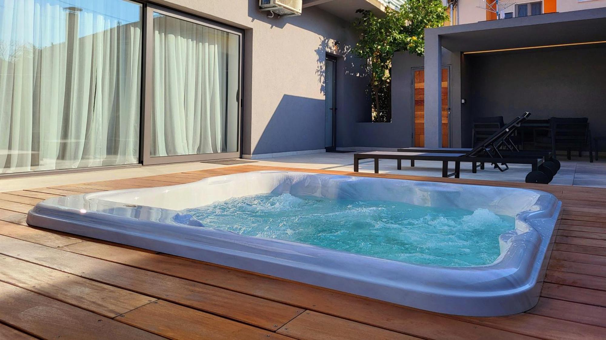 Firefly Luxury Apartment With Private Whirlpool Zara Esterno foto