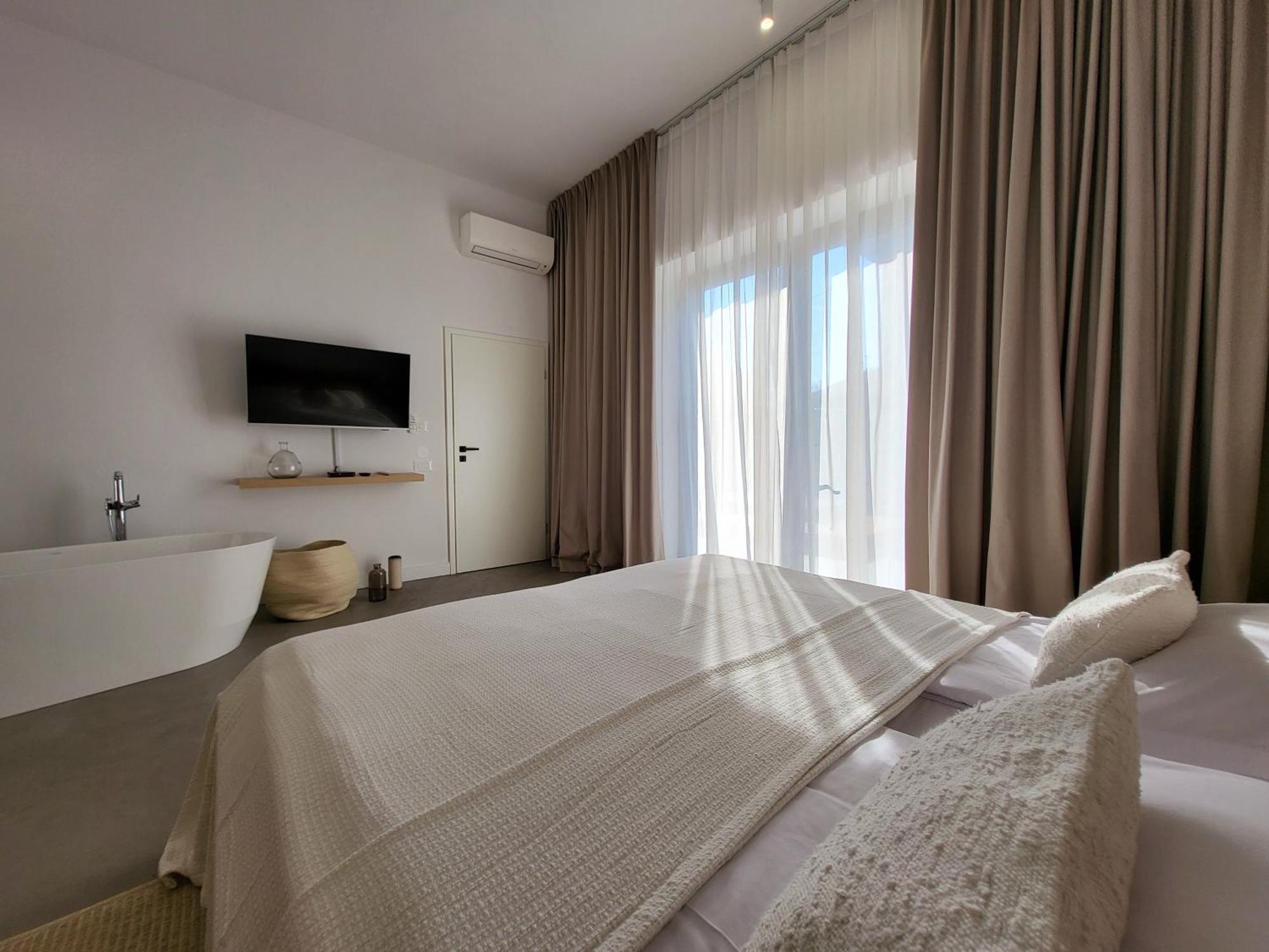 Firefly Luxury Apartment With Private Whirlpool Zara Esterno foto