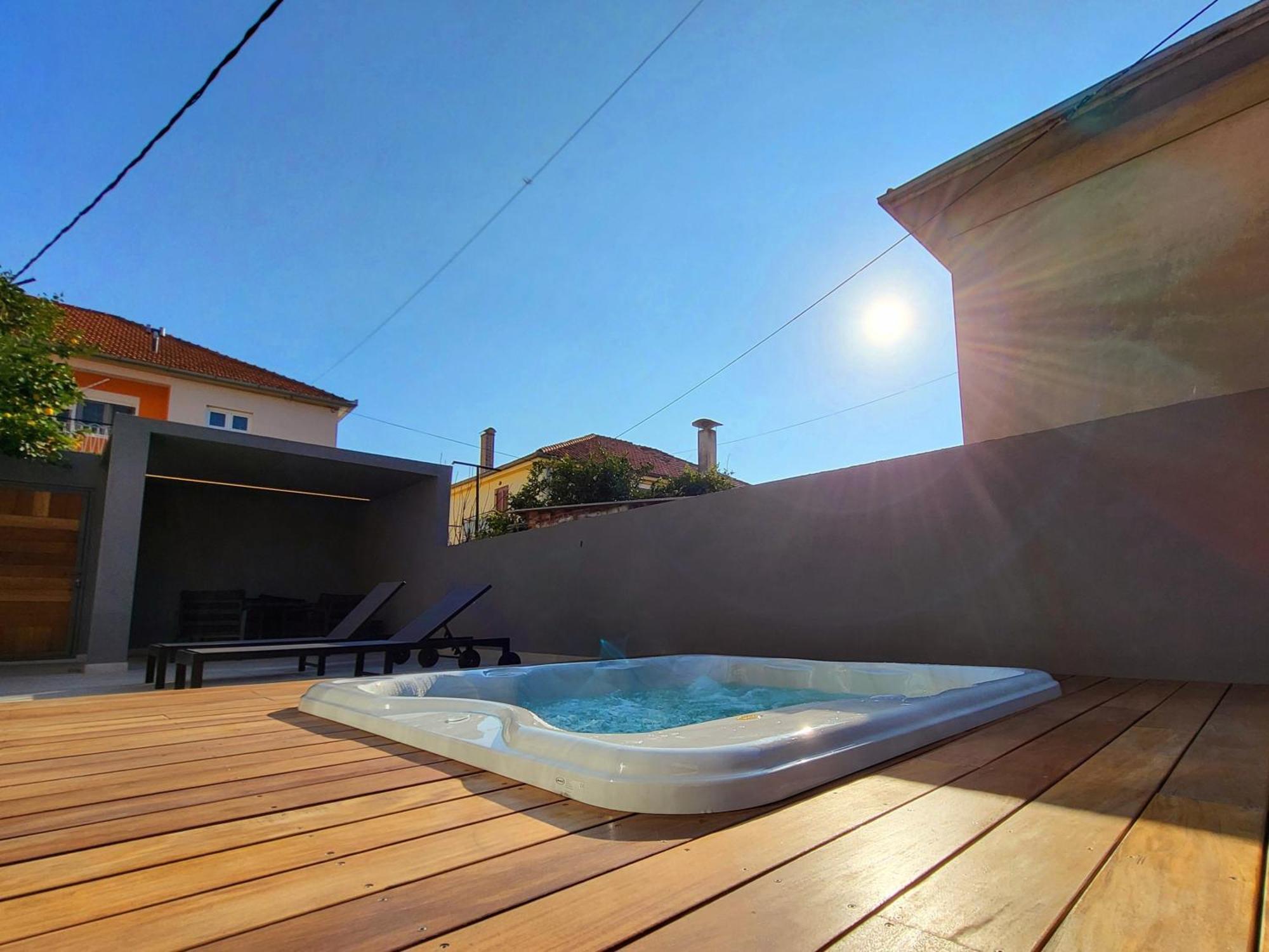 Firefly Luxury Apartment With Private Whirlpool Zara Esterno foto